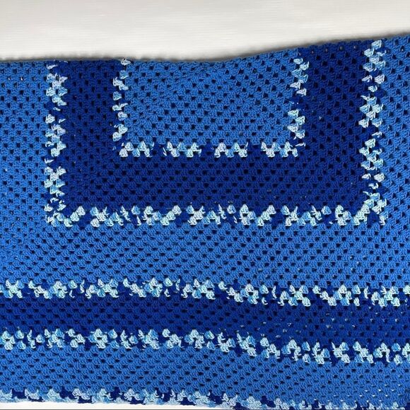 Handmade
Crochet Afghan Blanket Throw Navy Blue Variegated Large Square 70"x70" - Picture 3 of 9